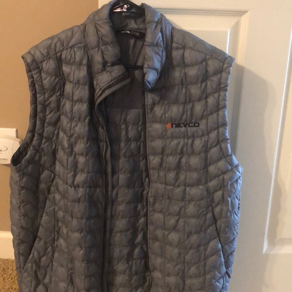 Men’s North Face Vest (Size Large)